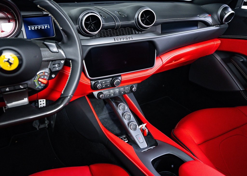 2023 Ferrari Portofino Base photo 25