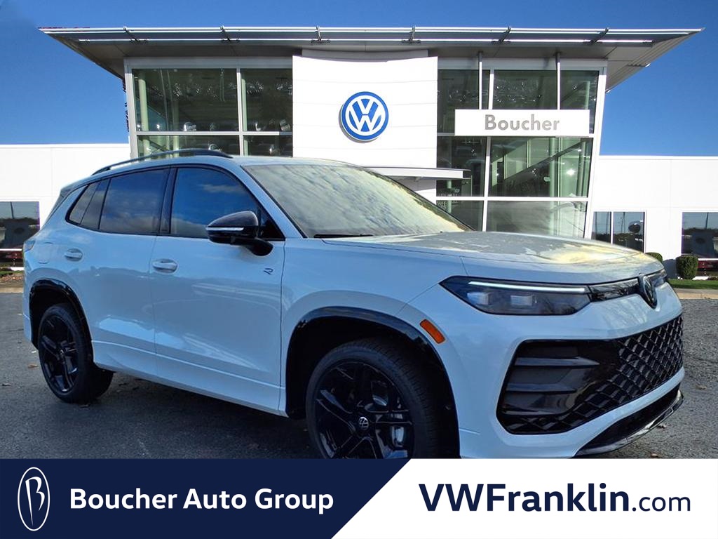 2026 Volkswagen Tiguan SE R-LINE BLACK's photo