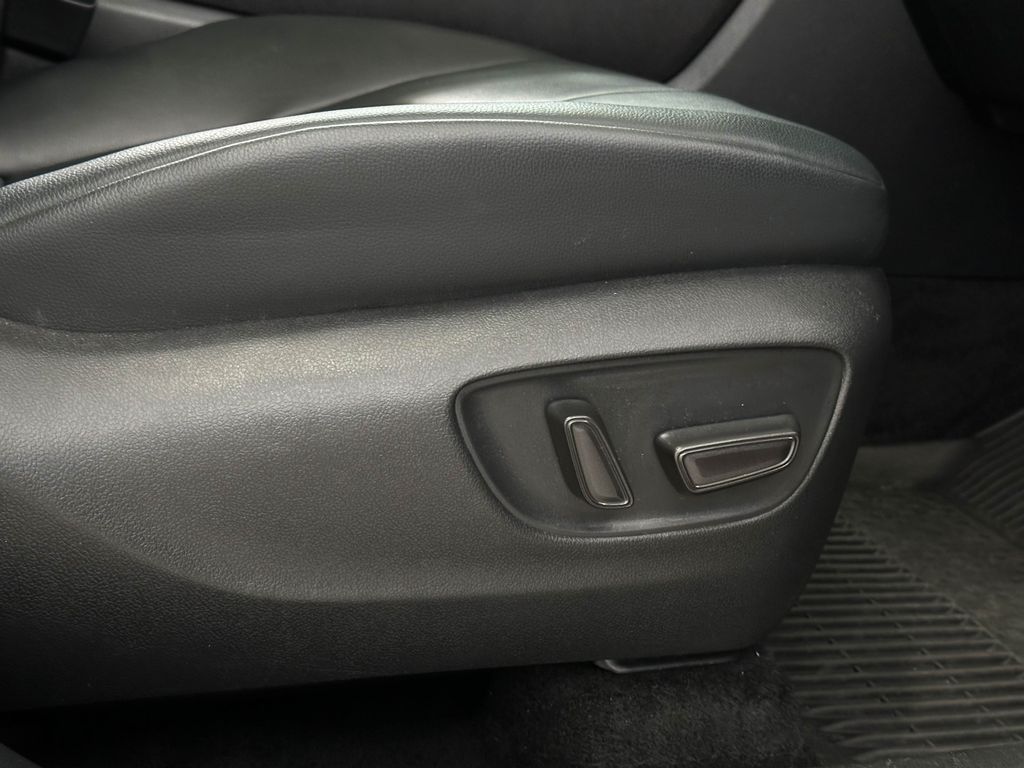 2022 Toyota Highlander XLE photo 4