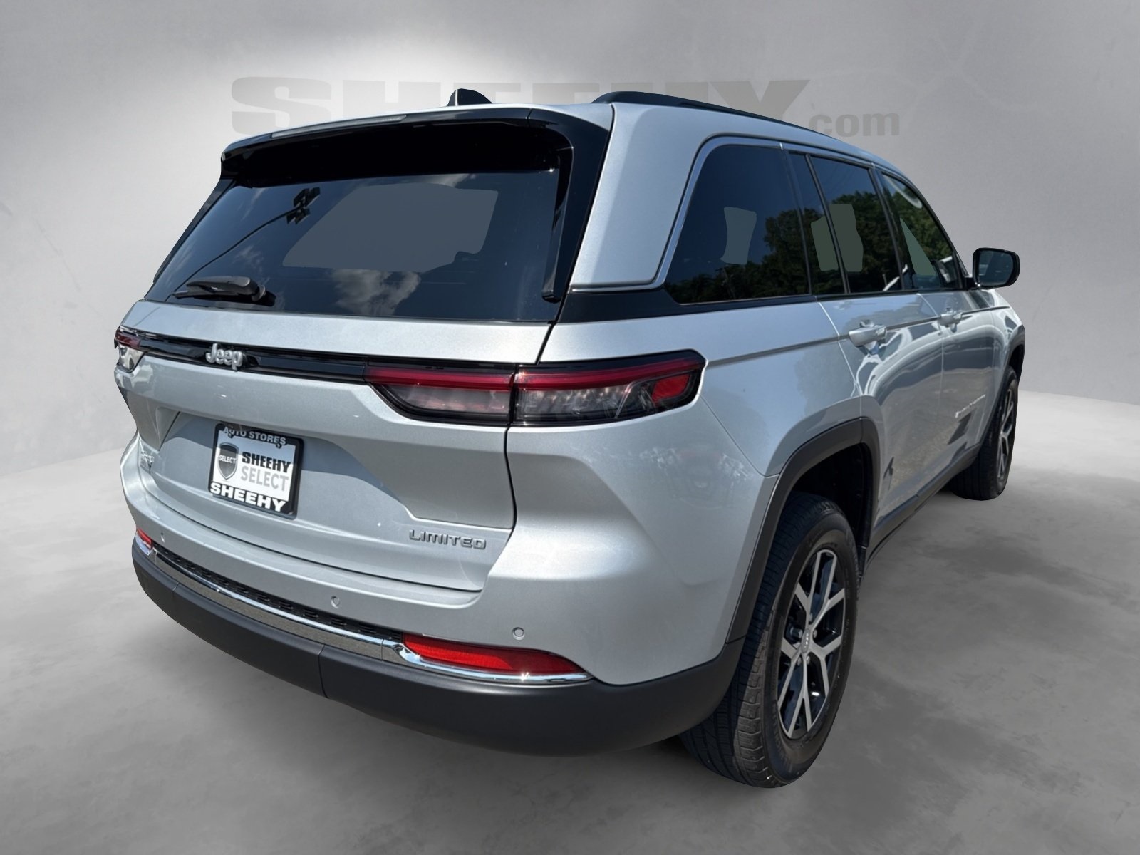 2024 Jeep Grand Cherokee Limited photo 9