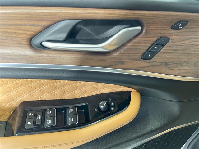 2022 Jeep Grand Cherokee L Summit photo 11