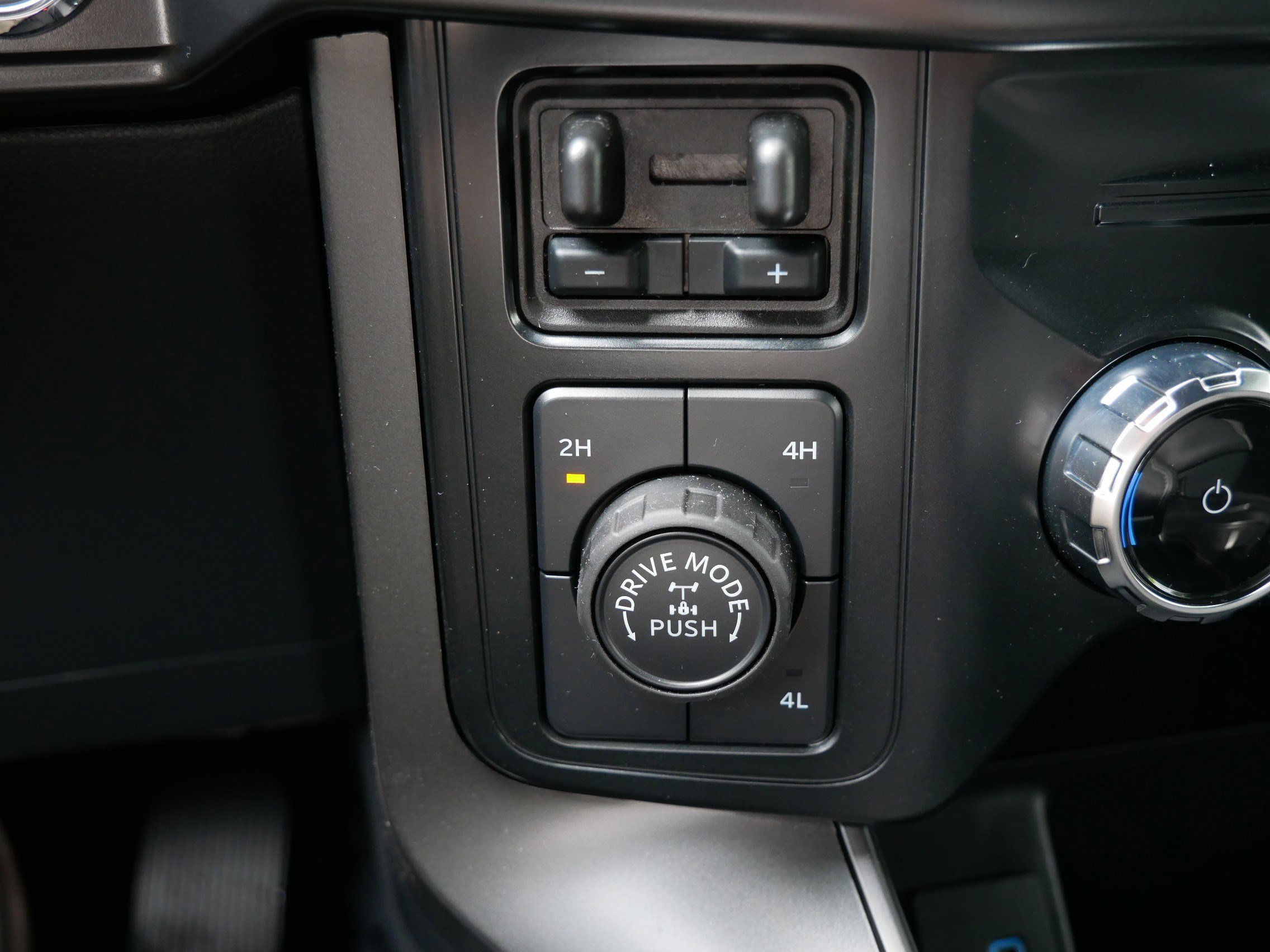 2024 Ford F-150 XLT photo 30