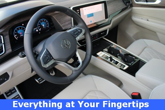 2026 Volkswagen Atlas SEL Premium R-Line photo 2