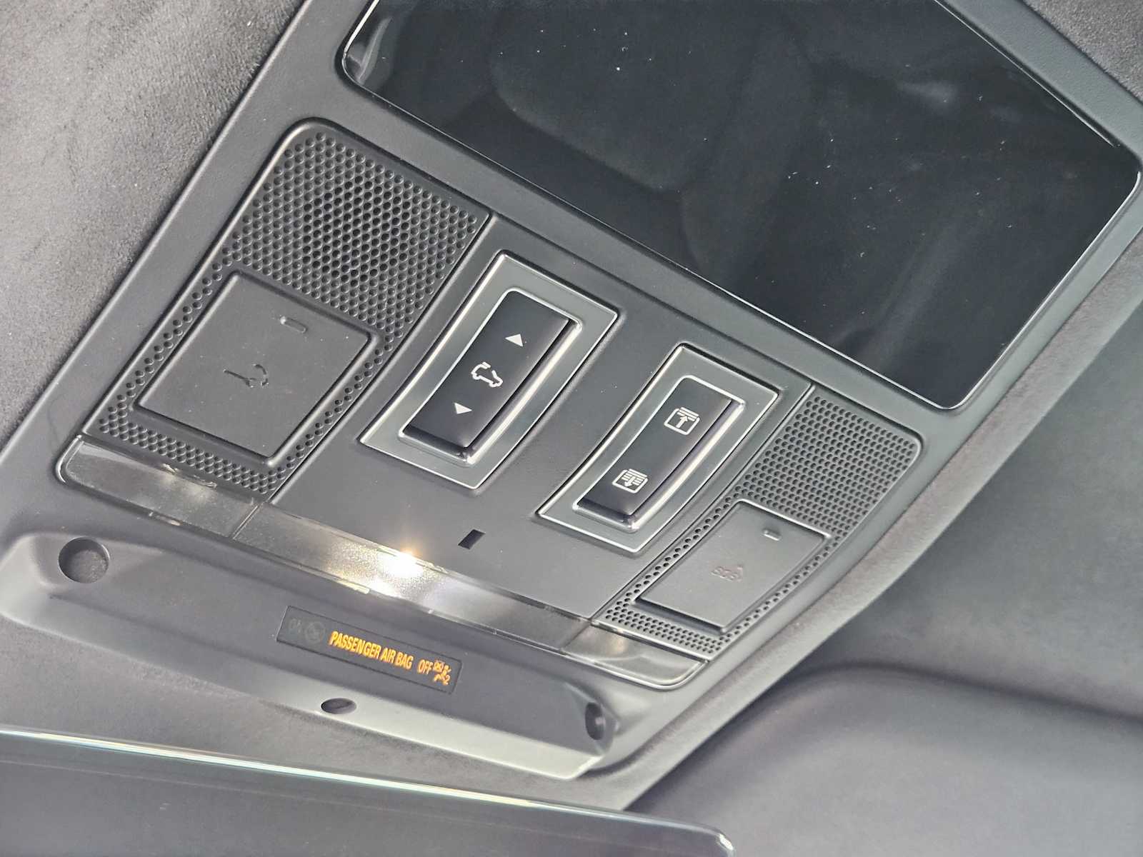 2025 Land Rover Defender 110 X photo 19
