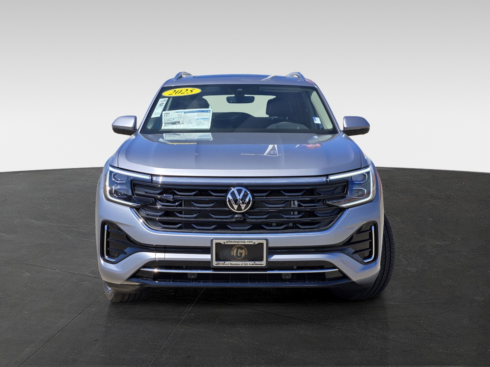 2025 Volkswagen Atlas SEL Premium R-Line photo 2