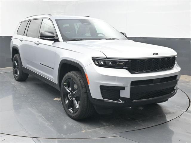 2025 Jeep Grand Cherokee L Altitude's photo