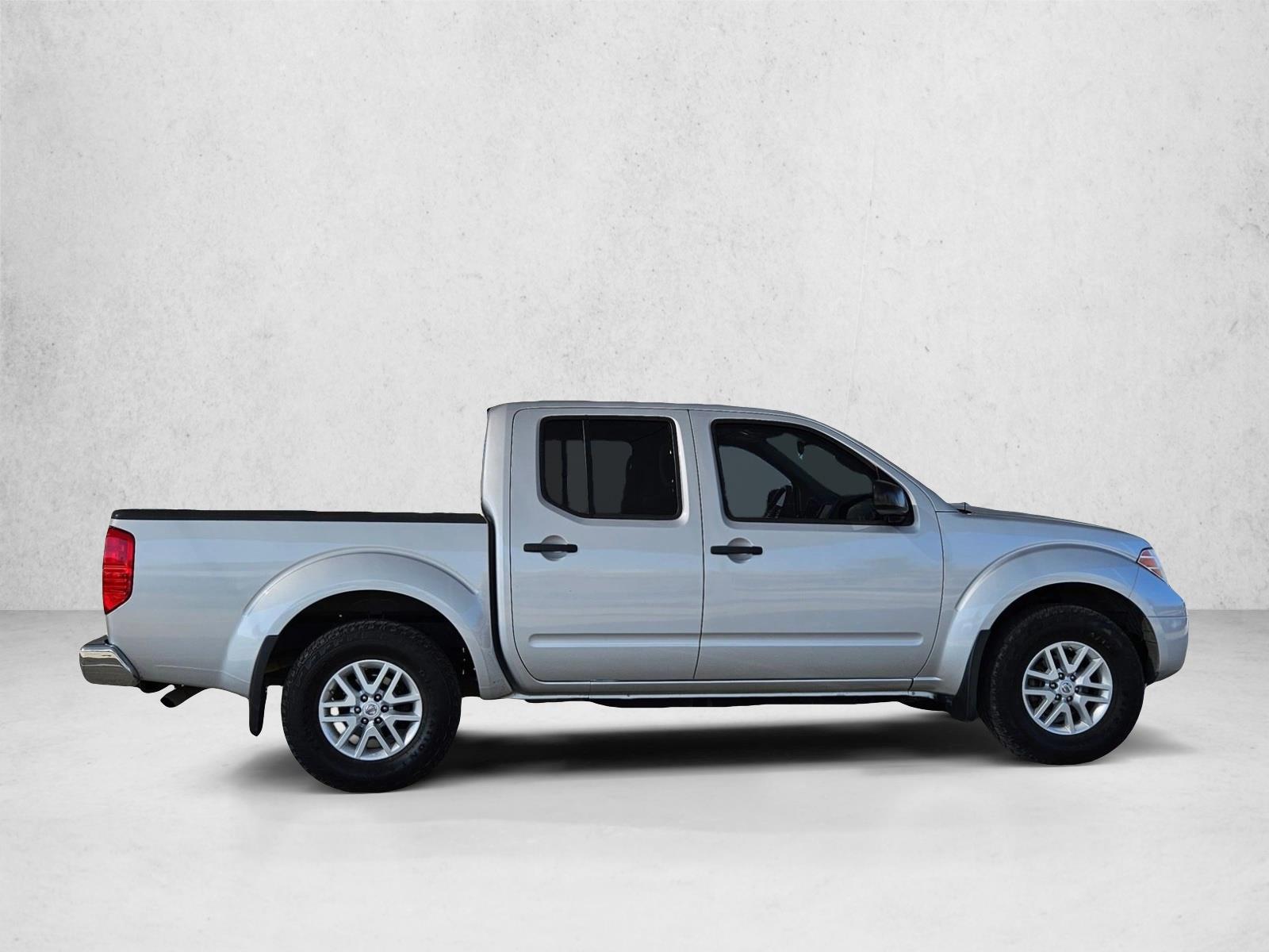 2019 Nissan Frontier SV photo 4