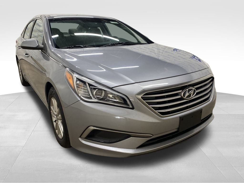 2016 Hyundai Sonata Base photo 2