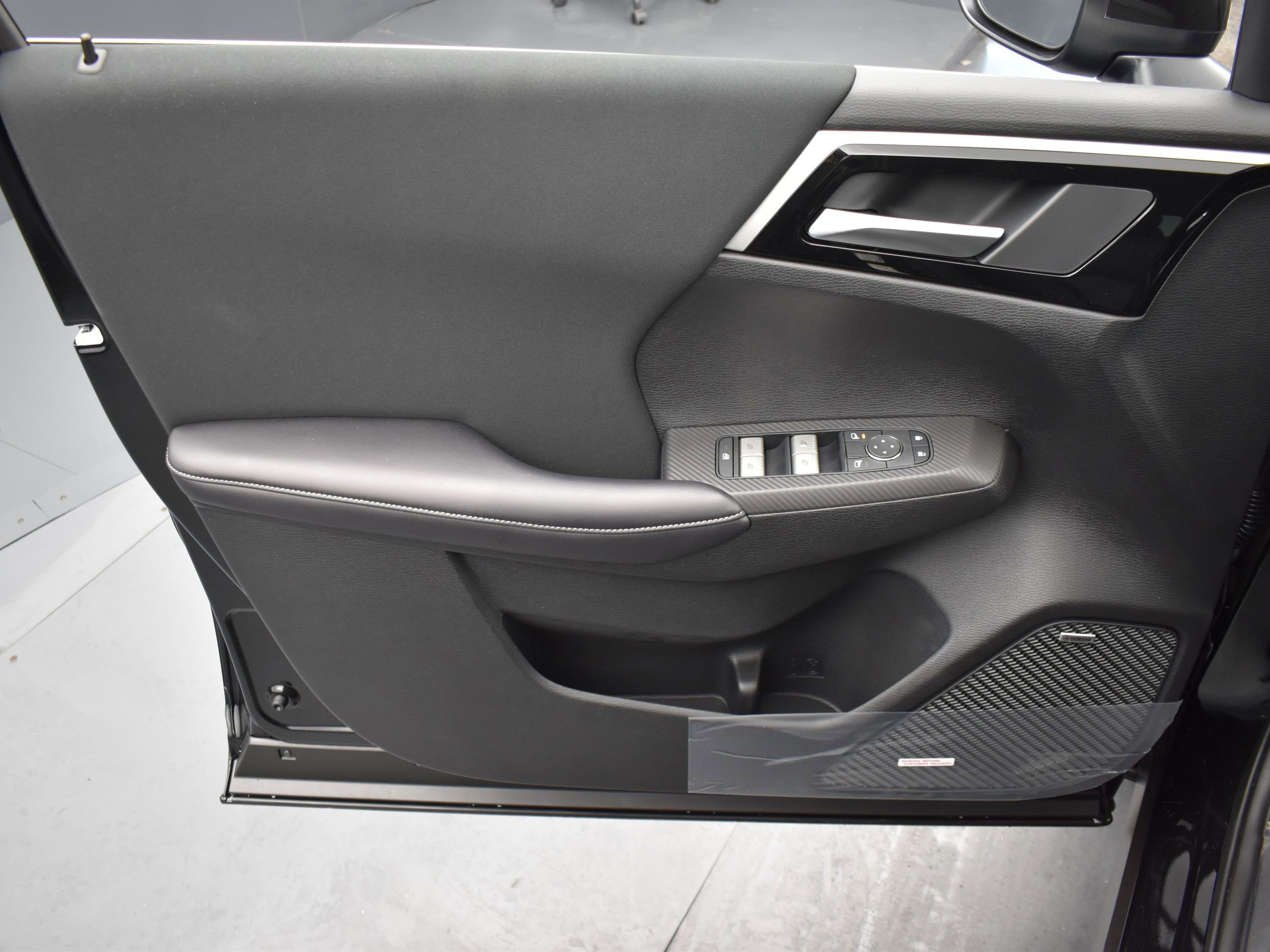2025 Mitsubishi Outlander ES photo 9