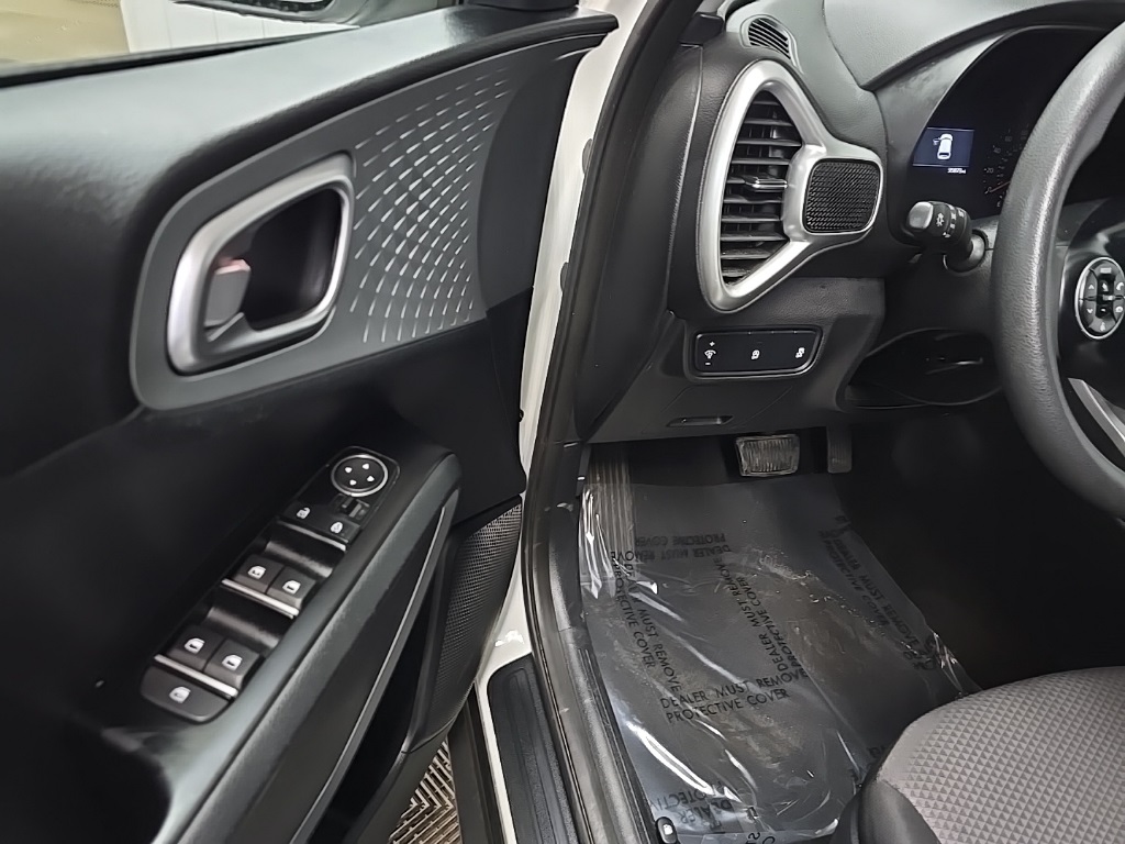 2021 Kia Soul LX photo 27