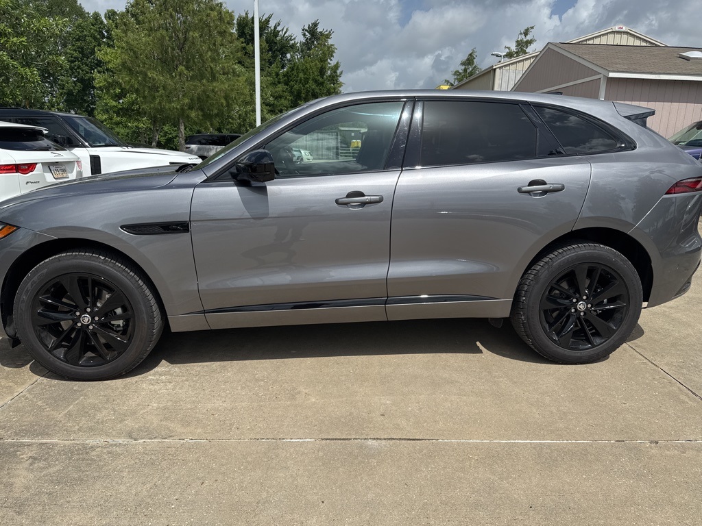 2025 Jaguar F-PACE P250 photo 2