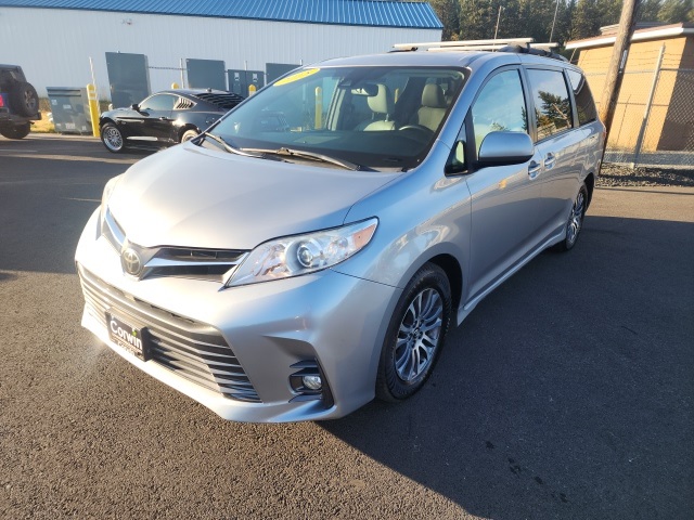 2018 Toyota Sienna XLE Premium photo 4