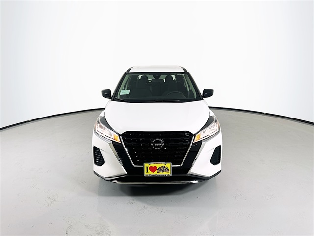 2025 Nissan Kicks Play S photo 3