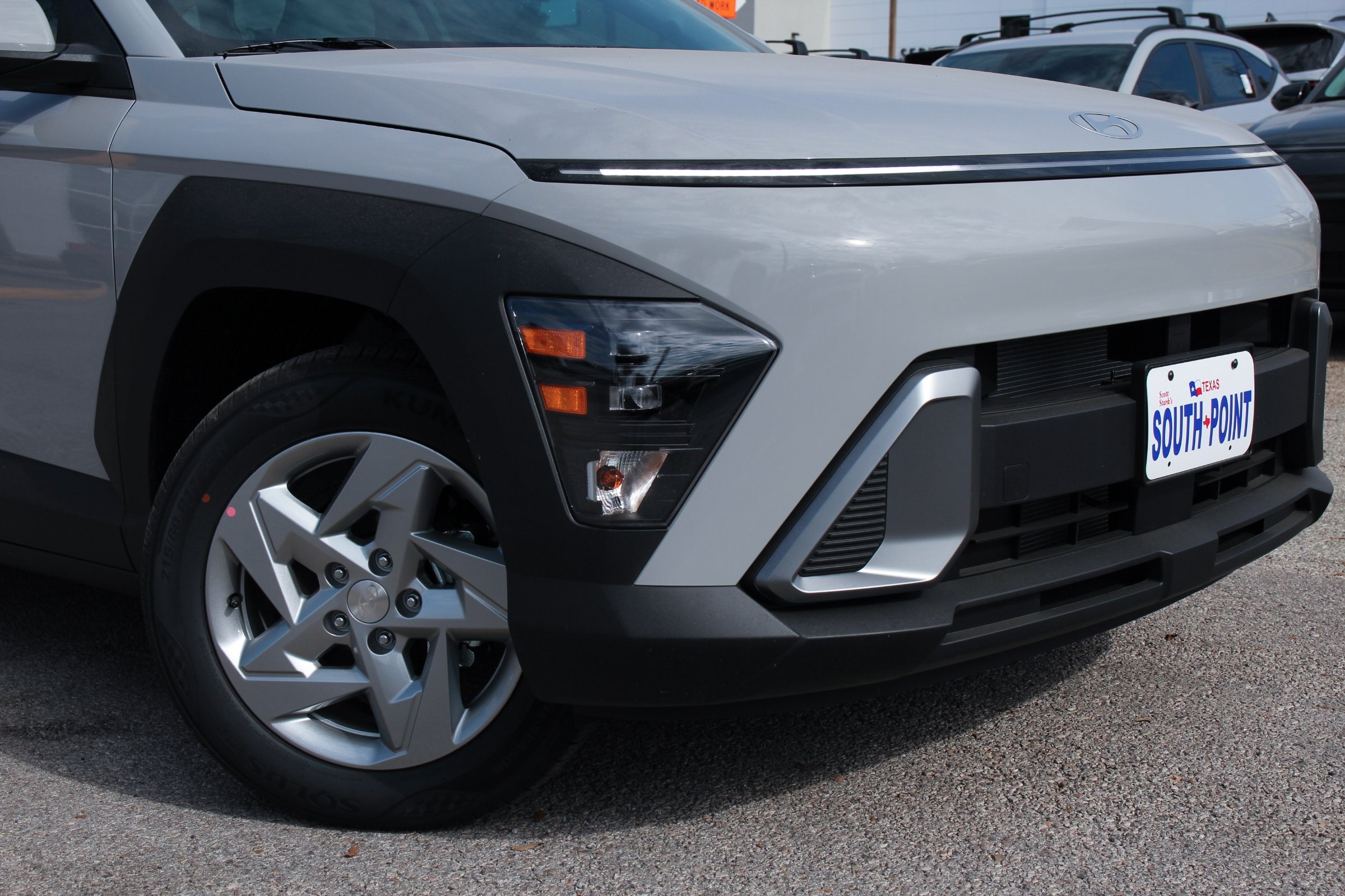 2026 Hyundai Kona SE photo 2
