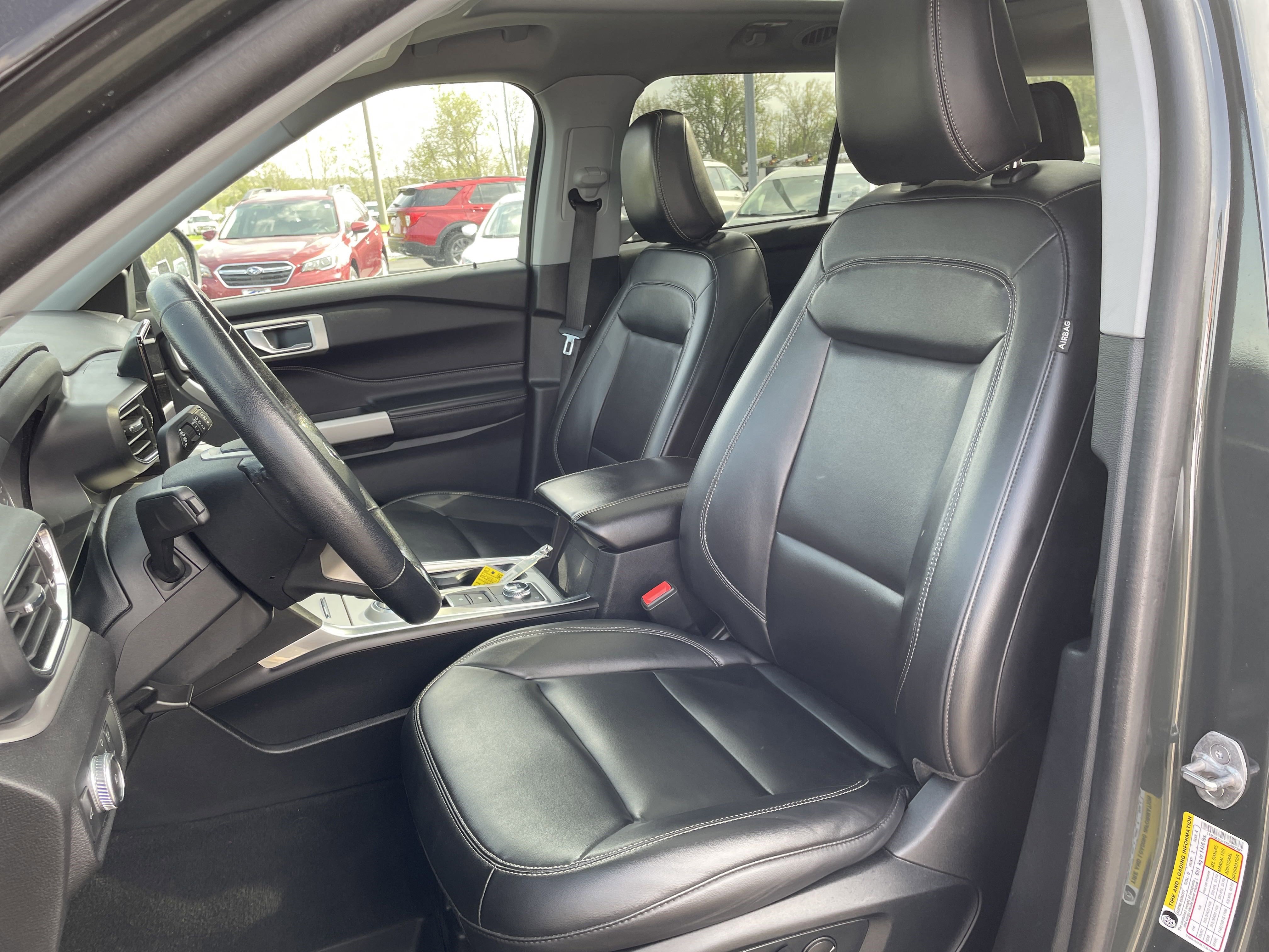 2022 Ford Explorer XLT photo 10