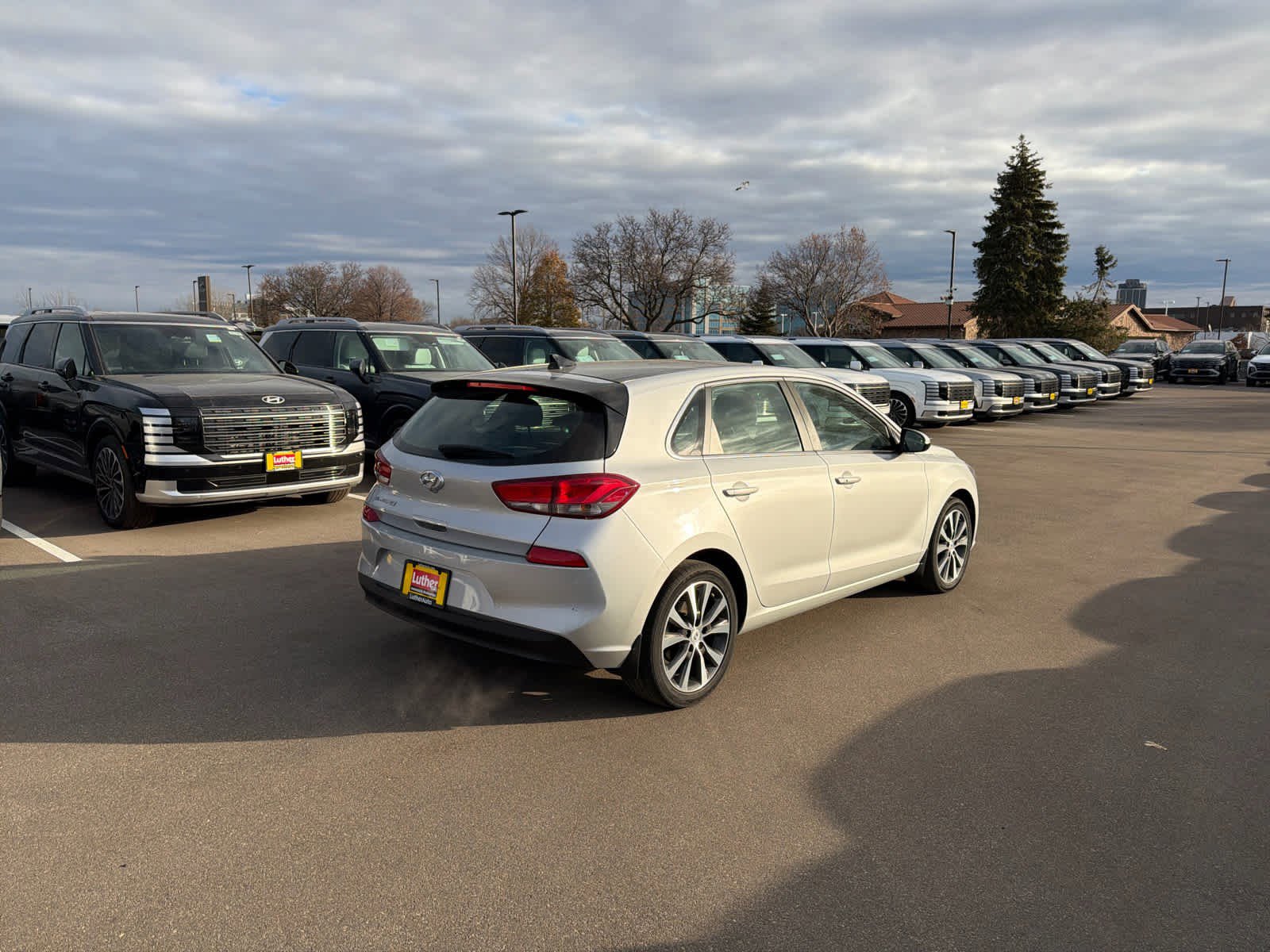 2019 Hyundai Elantra GT photo 2
