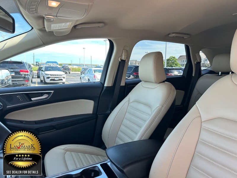 2023 Ford Edge SEL photo 4