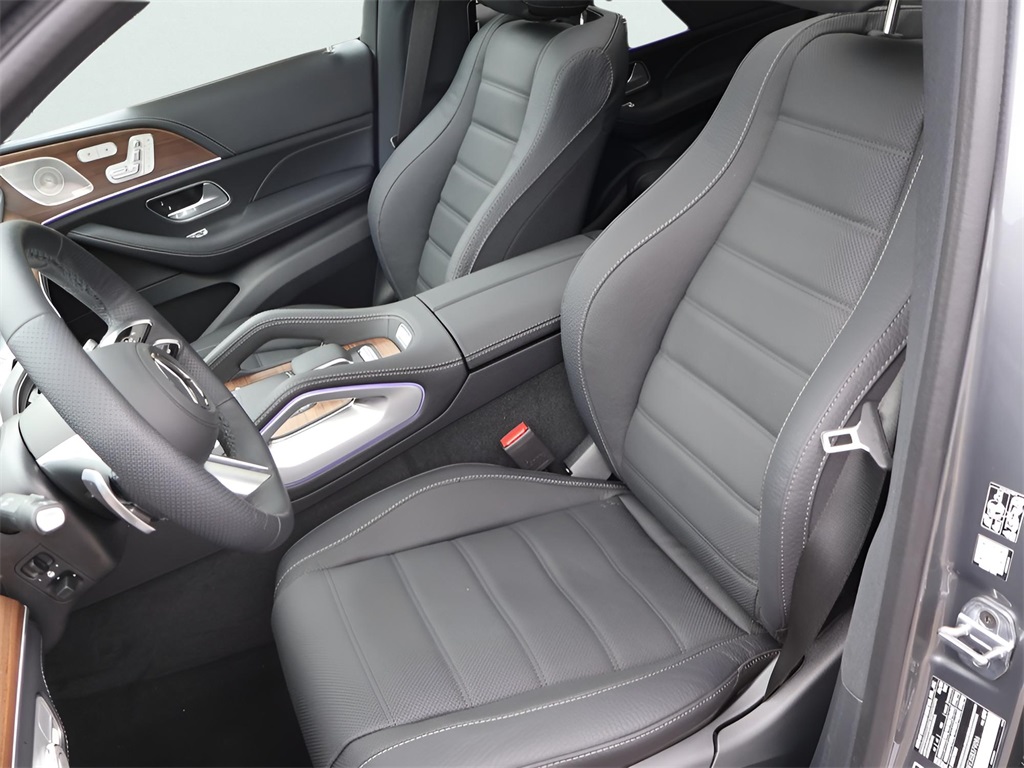 2025 Mercedes Benz GLS 580 4MATIC photo 32