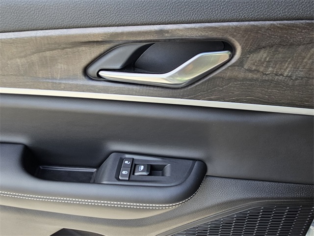2025 Jeep Grand Cherokee Limited photo 8