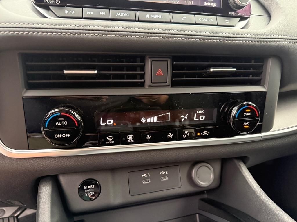 2025 Nissan Rogue SV photo 4