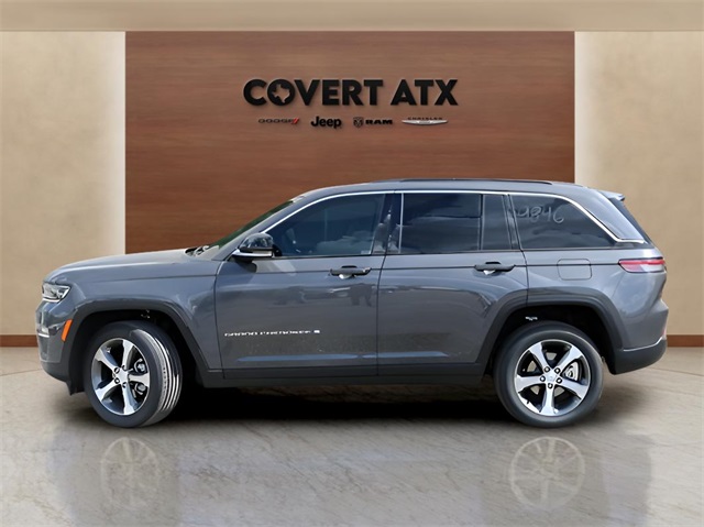 2025 Jeep Grand Cherokee Limited photo 2