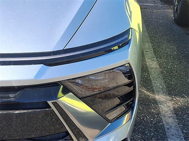 2025 Hyundai Sonata Hybrid Limited photo 4