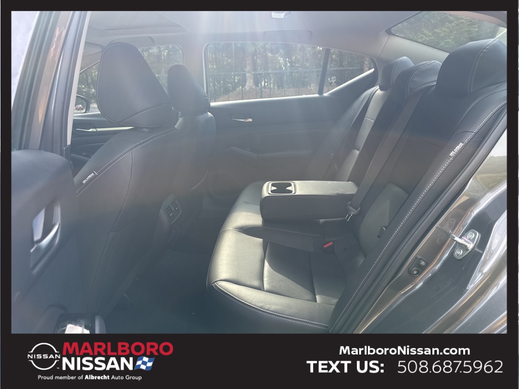 2025 Nissan Altima SL photo 14