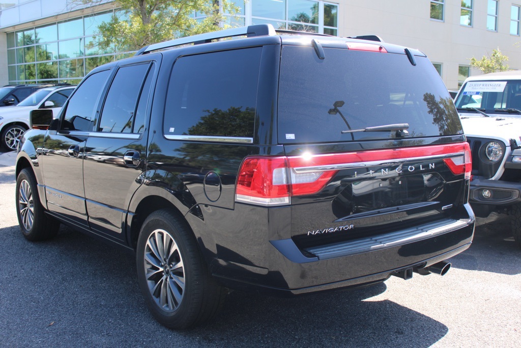 2016 Lincoln Navigator Select photo 8