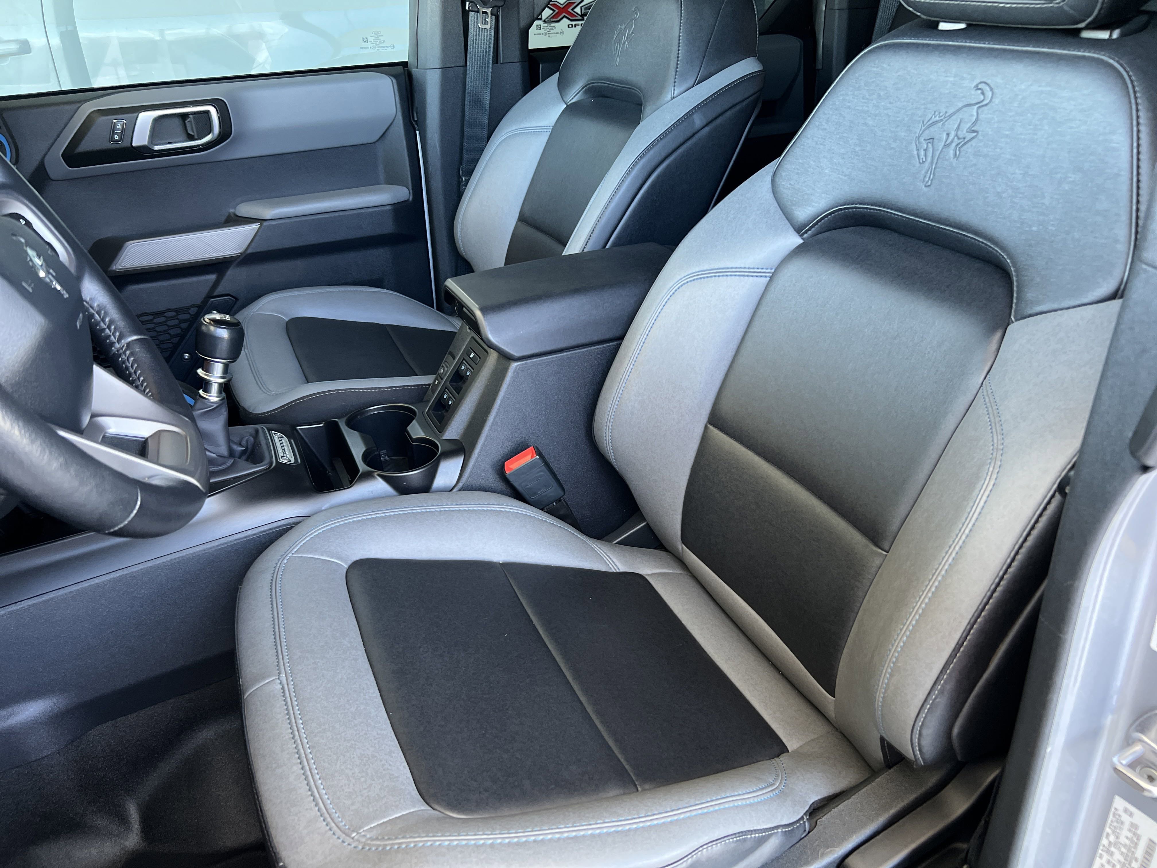 2022 Ford Bronco Black Diamond photo 8