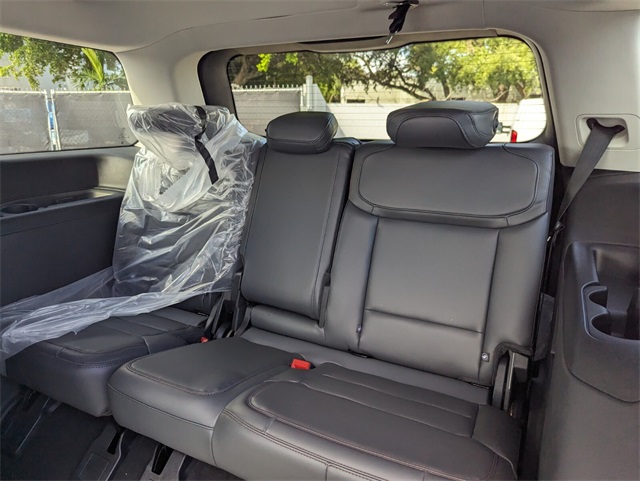 2025 Ford Expedition photo 7