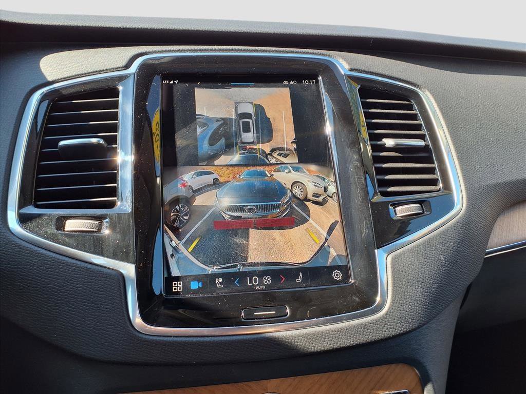 2025 Volvo XC90 B5 Plus photo 17