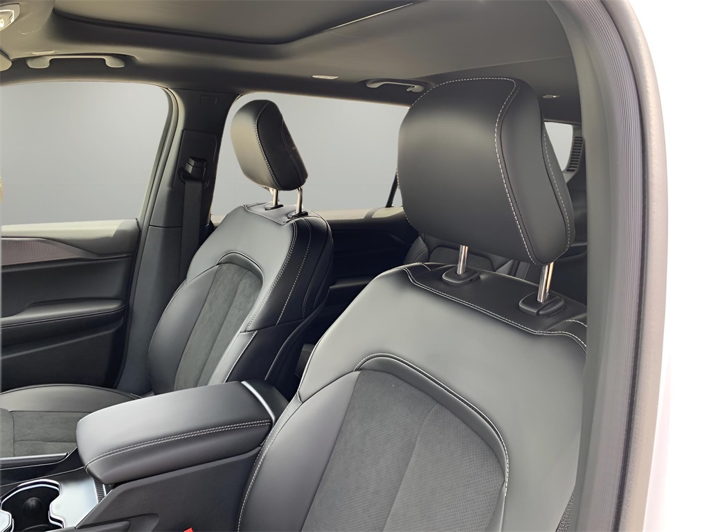 2025 Jeep Grand Cherokee Altitude X photo 23