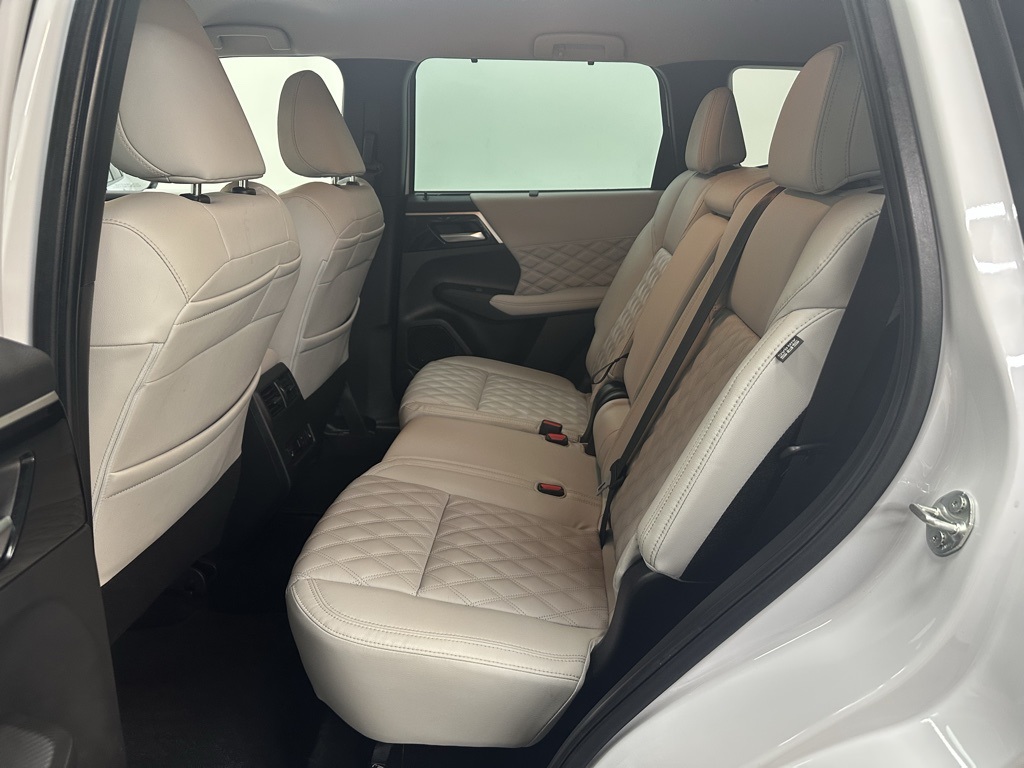 2023 Mitsubishi Outlander SEL photo 14
