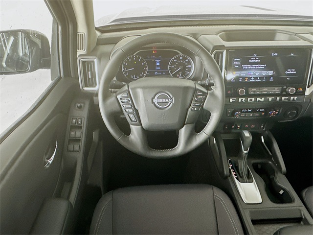 2025 Nissan Frontier SV photo 18