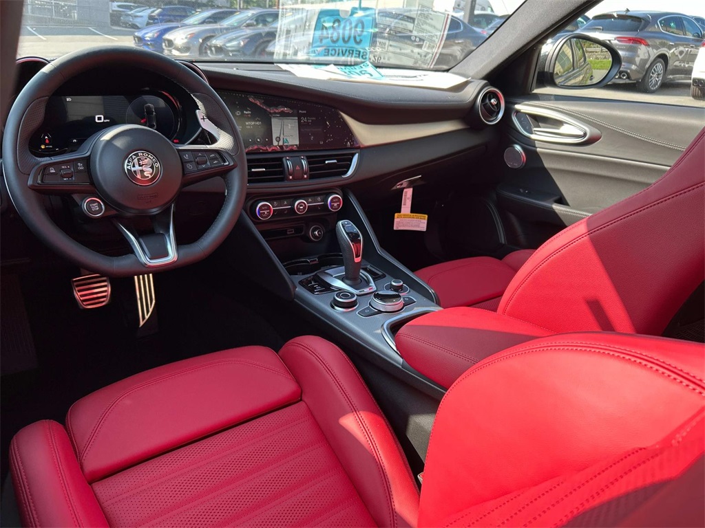 2025 Alfa Romeo Giulia SPRINT photo 2