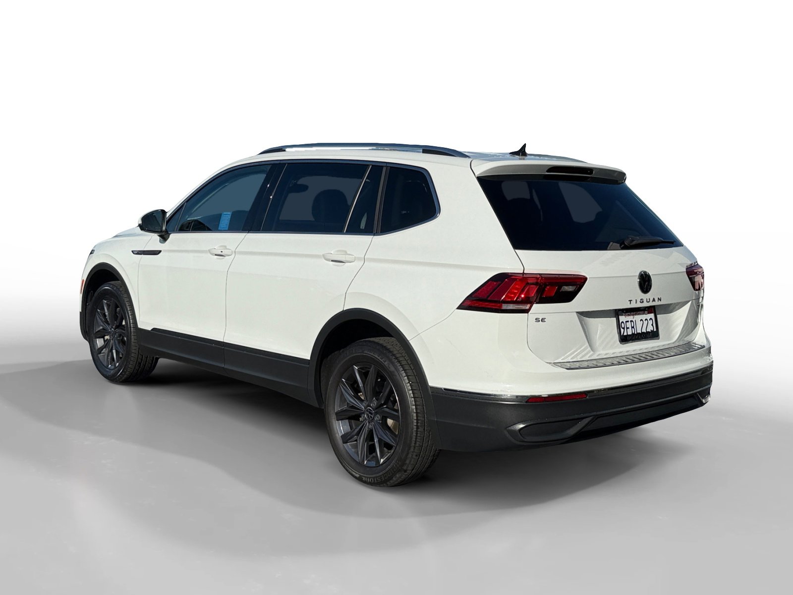 2022 Volkswagen Tiguan SE photo 3