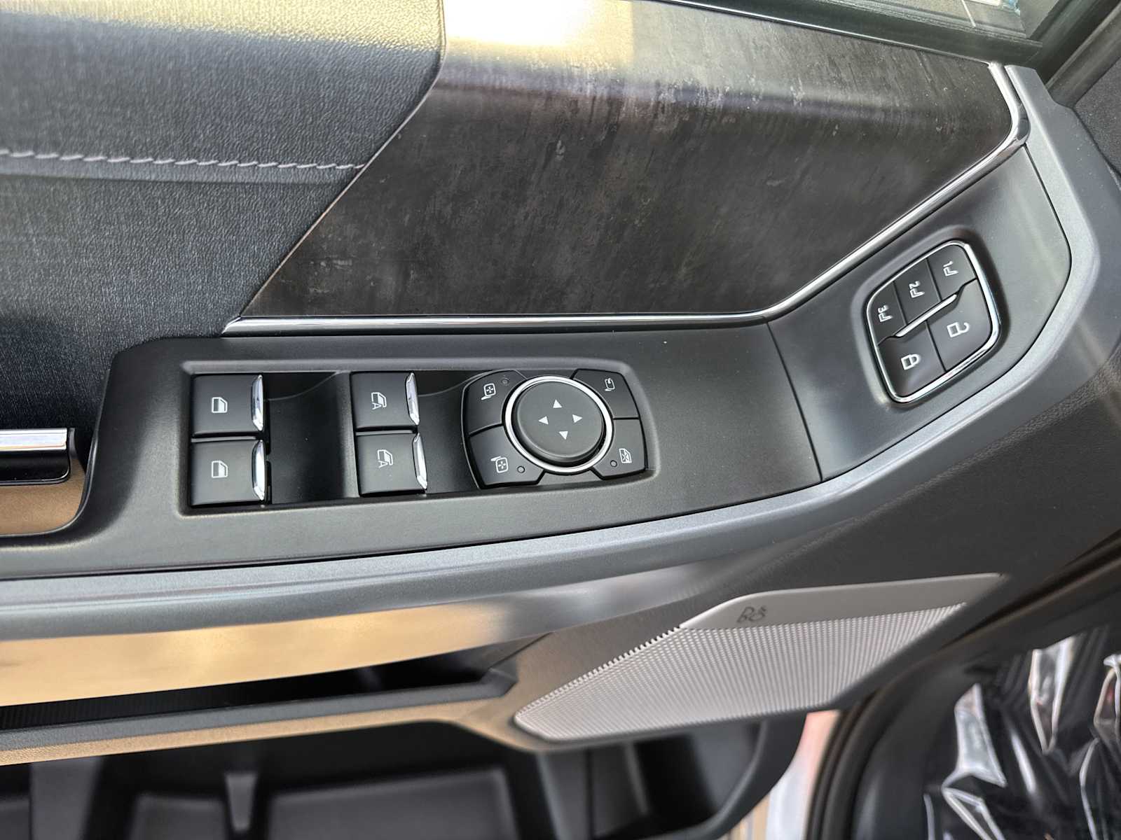 2022 Ford F-150 Lariat photo 19