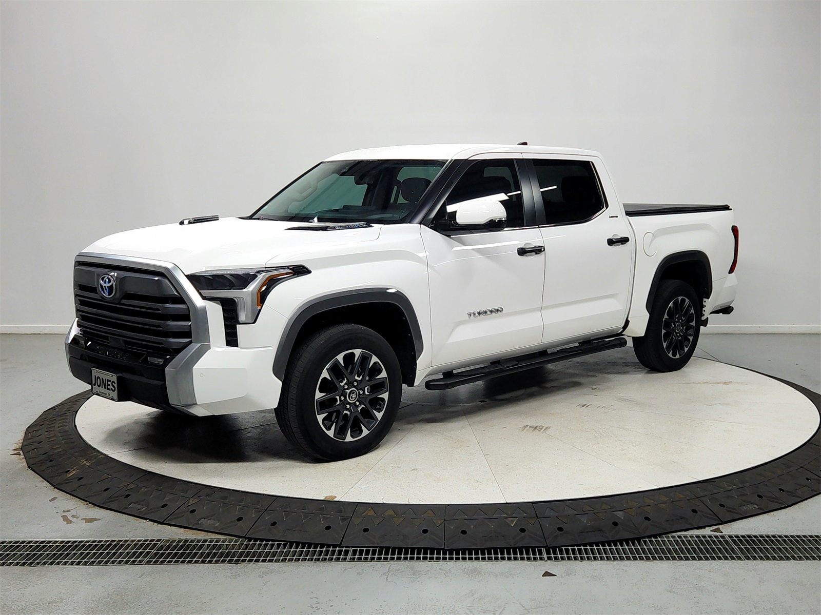 2024 Toyota Tundra Limited photo 3