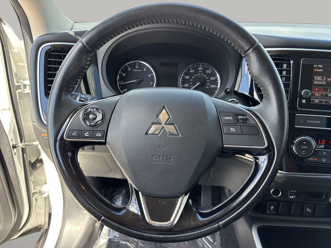 2019 Mitsubishi Outlander SEL photo 26