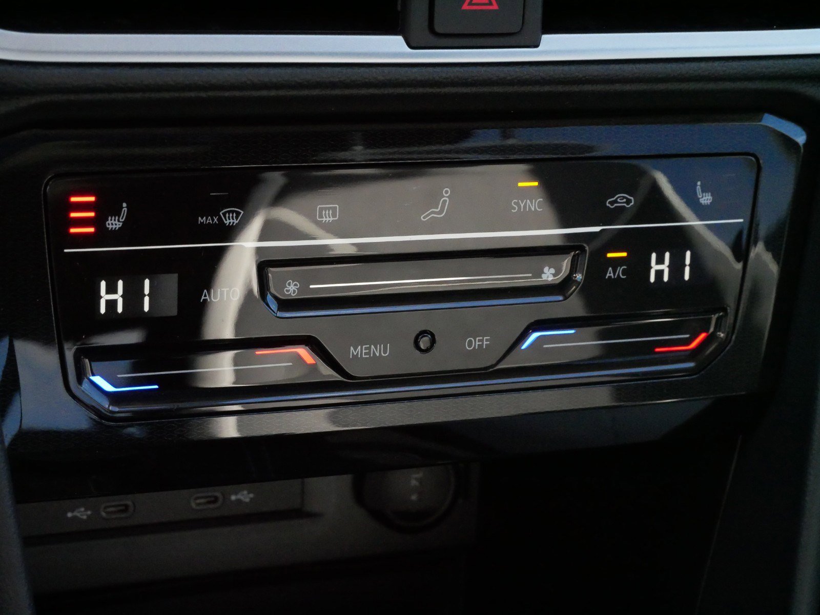 2025 Volkswagen Taos SE photo 7
