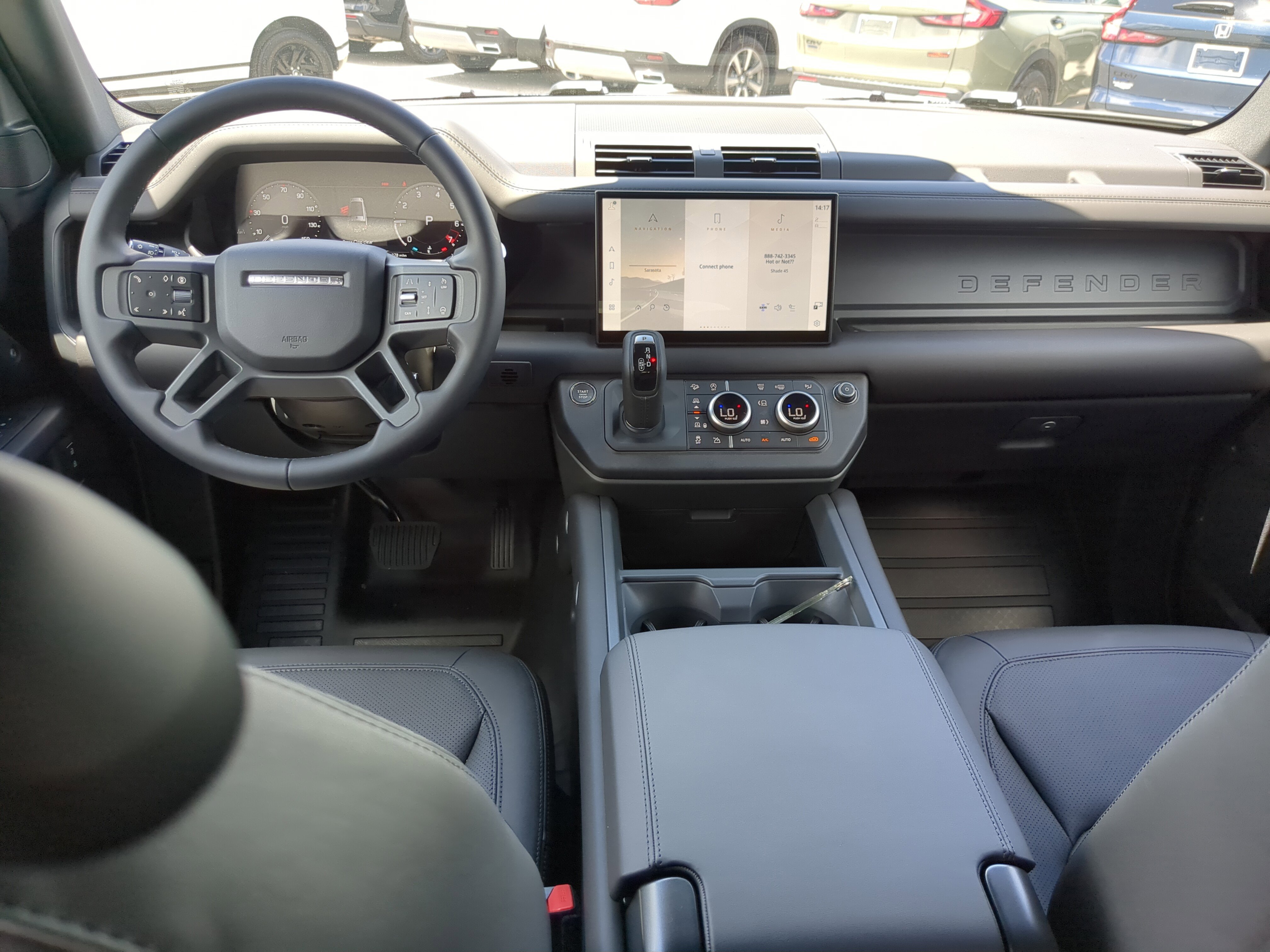 2025 Land Rover Defender 130 S photo 9
