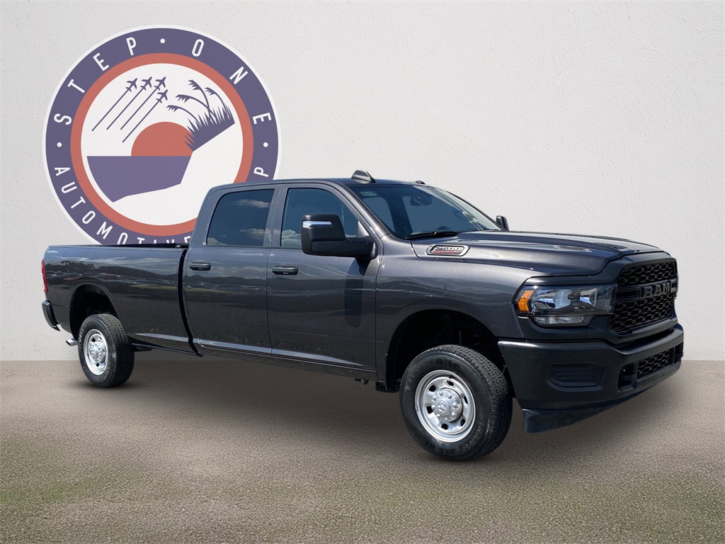 2024 Ram 2500 Tradesman photo 2