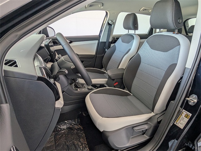 2025 Volkswagen Taos S photo 4
