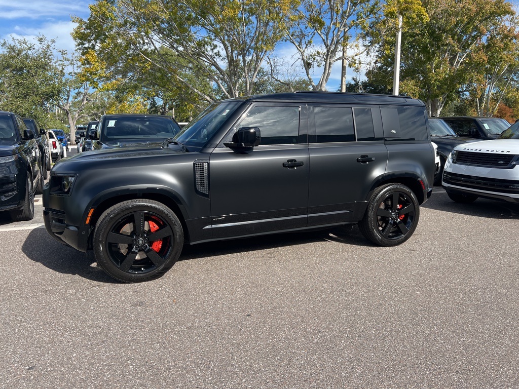 2023 Land Rover Defender X's photo