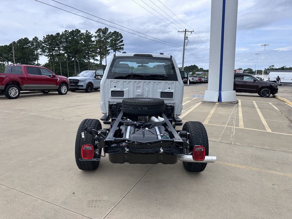 2025 Ford F-350 photo 3
