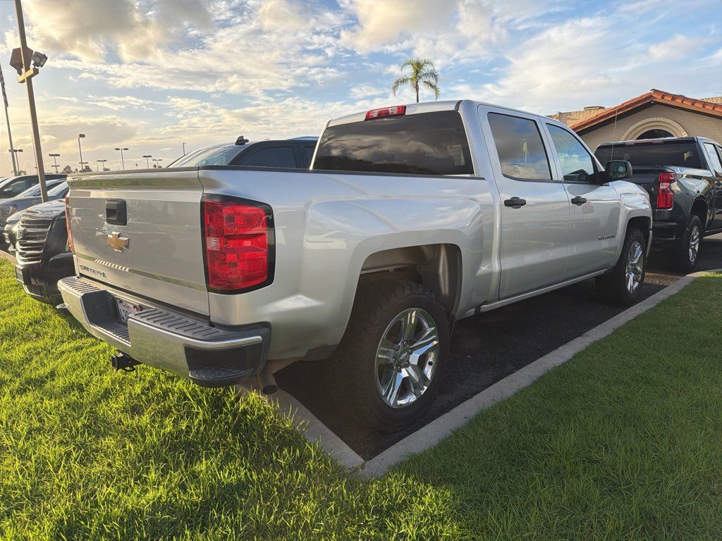 2018 Chevrolet Silverado 1500 Custom photo 3