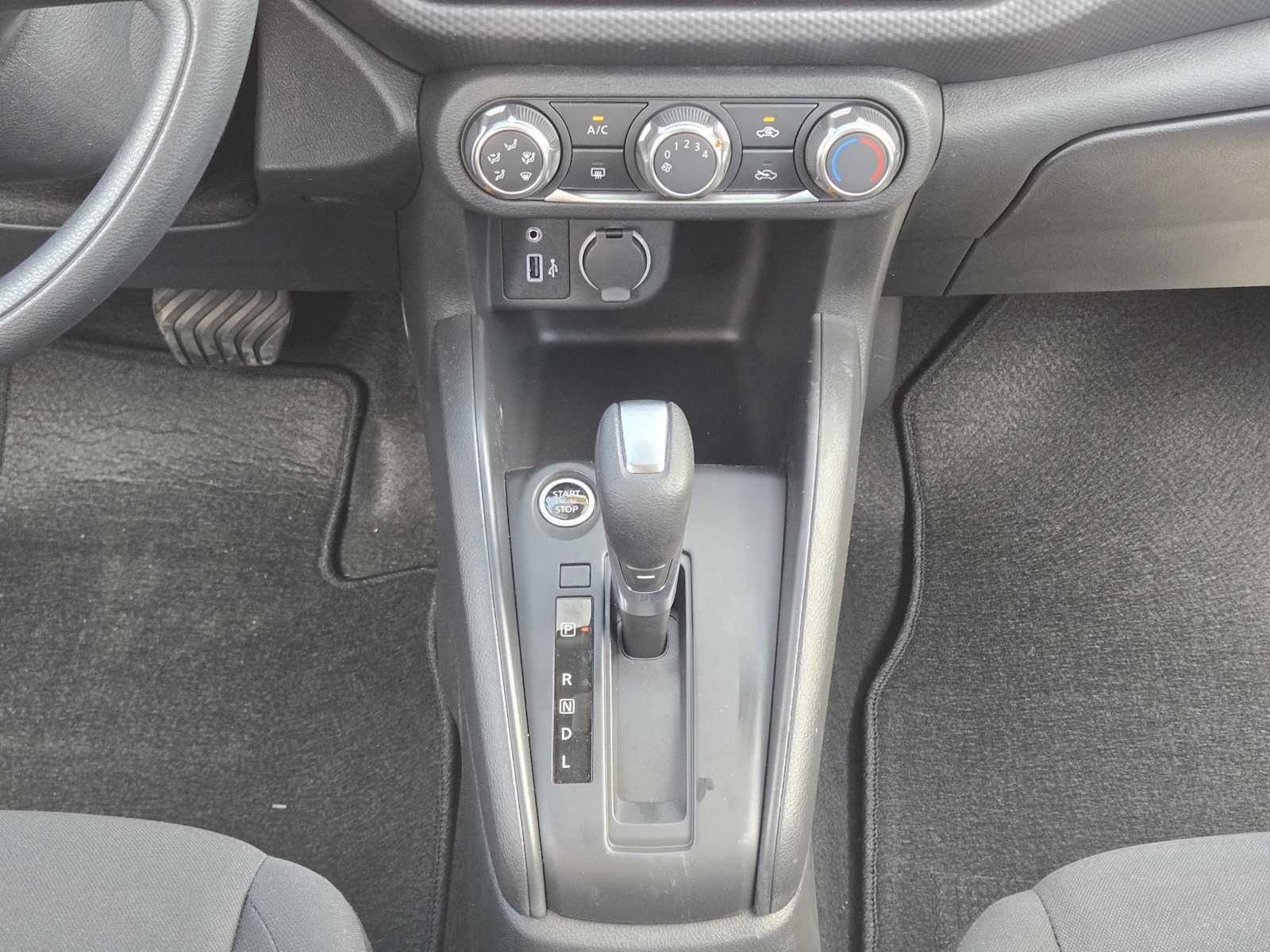 2025 Nissan Kicks Play S photo 15