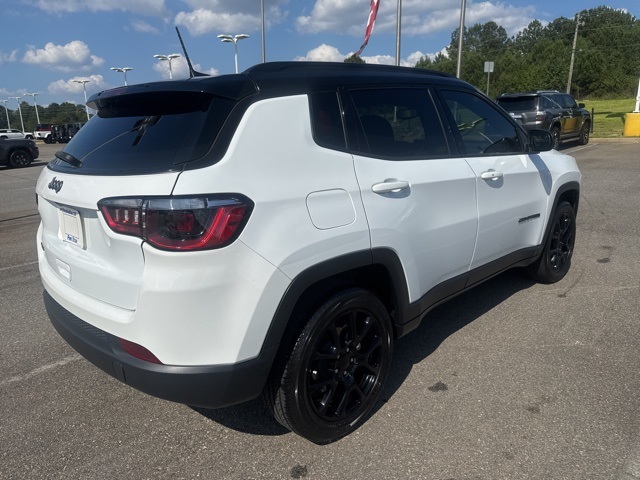 2024 Jeep Compass Latitude photo 4
