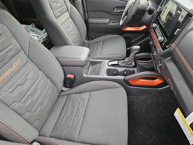 2025 Nissan Frontier PRO-4X photo 10