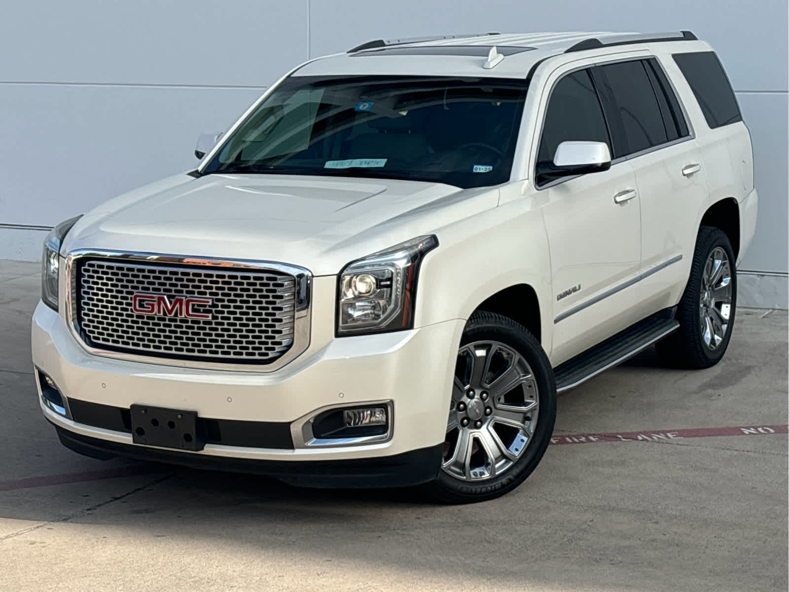 Used 2015 WHITE DIAMOND TRICOAT GMC Denali image 1